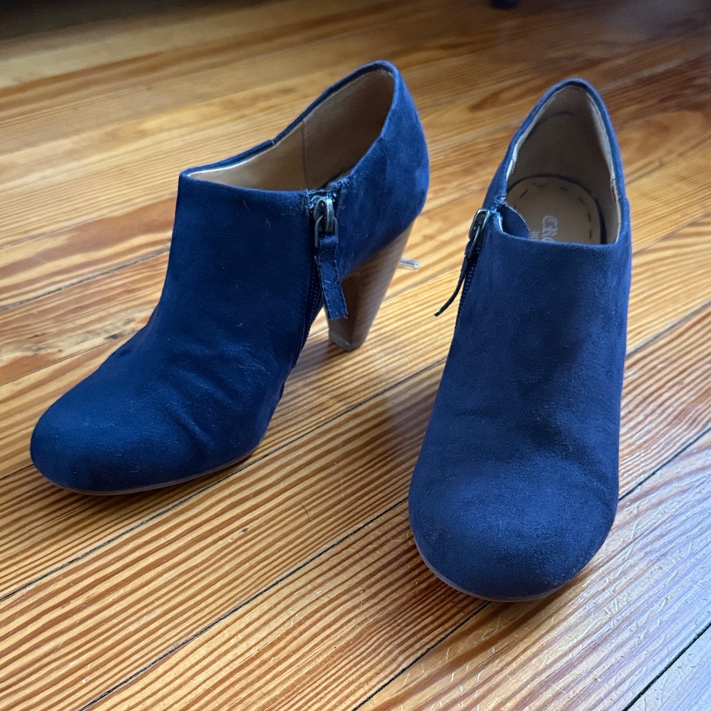 Blue suede bootie heels by crown vintage size 6